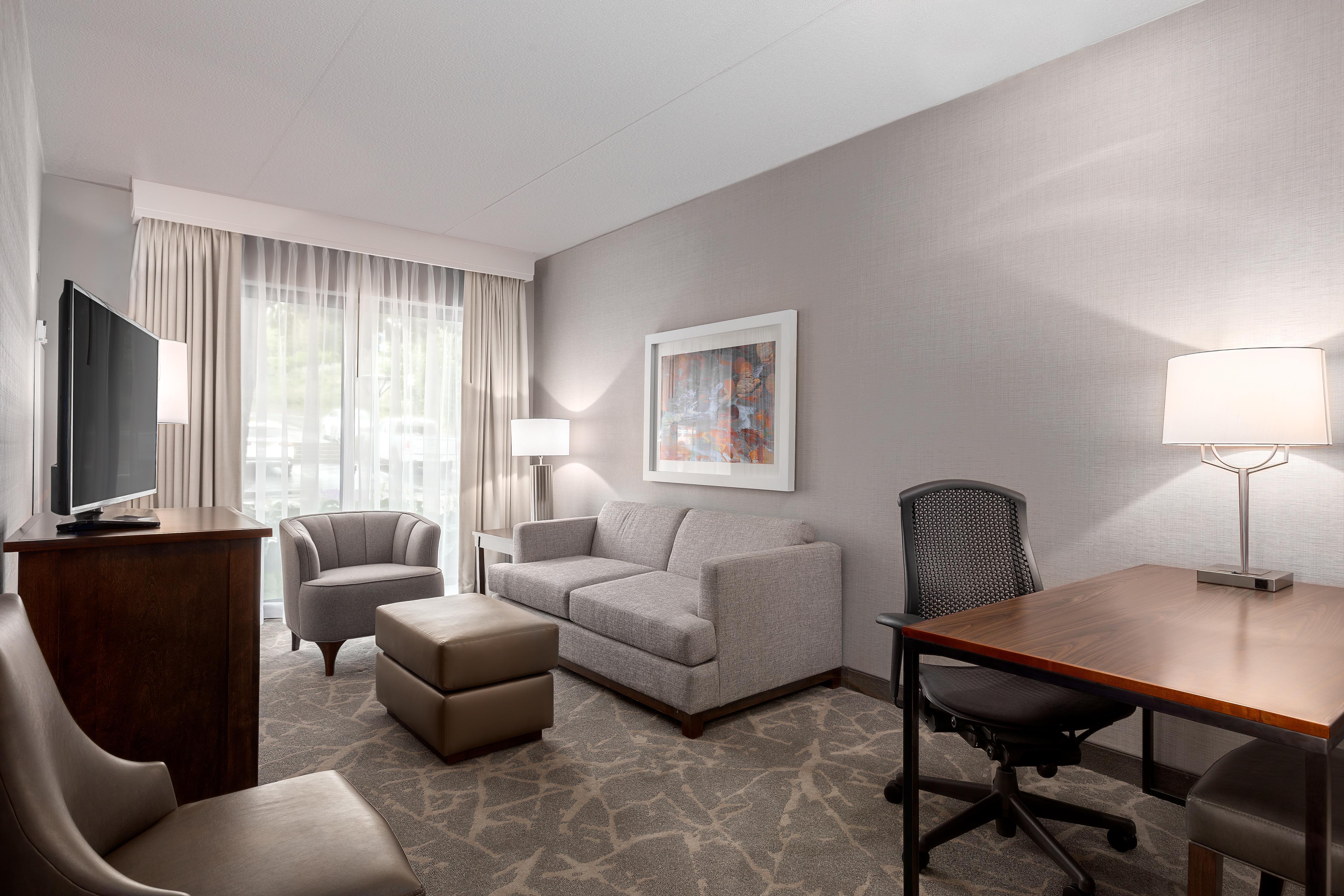 Embassy Suites By Hilton Boston Marlborough Exterior photo